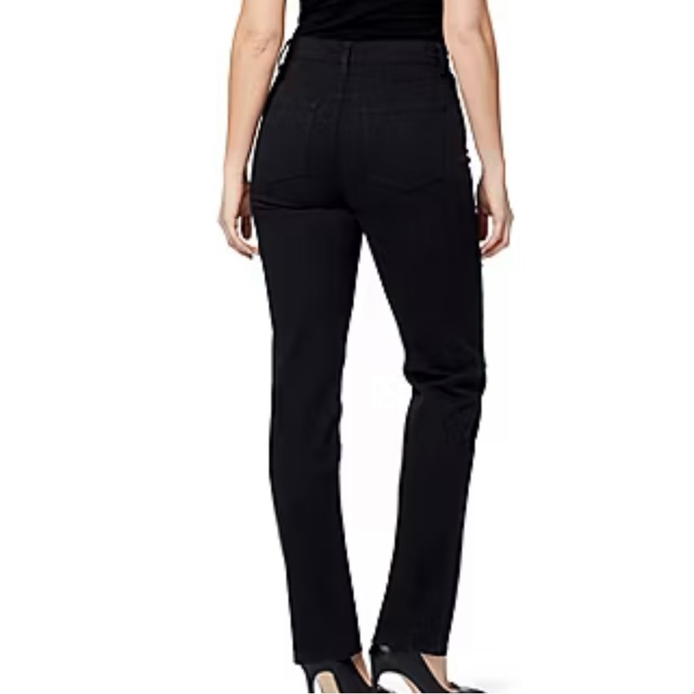 Gloria Vanderbilt Amanda Stretch Fabric High Rise Straight Leg Regular Fit